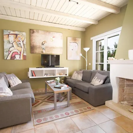 Dimitra Fiskardo By * Tzamarelata