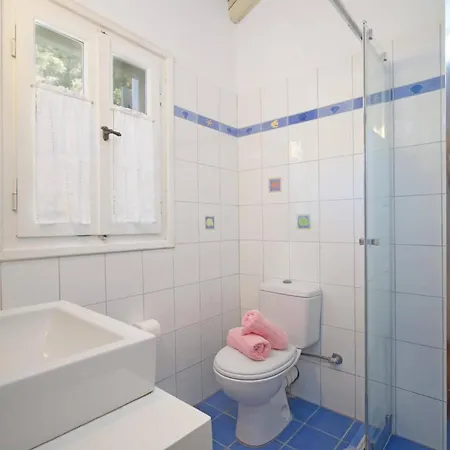 Dimitra Fiskardo By Villa Tzamarelata