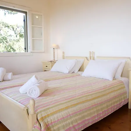 Dimitra Fiskardo By * Tzamarelata